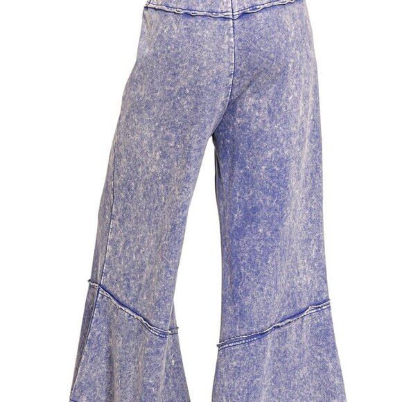 Zenana Exposed Seam Flare Hem Pants with Pockets, Mineral Wash Marlin - Picture 4 of 5